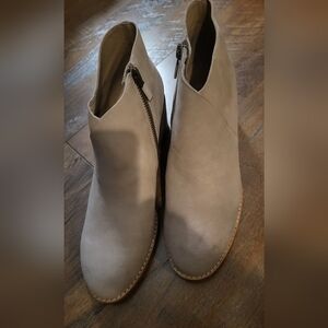 NWOT Eileen Fisher Light Tan Ankle Booties. Size 7.5.  Stacked Heel